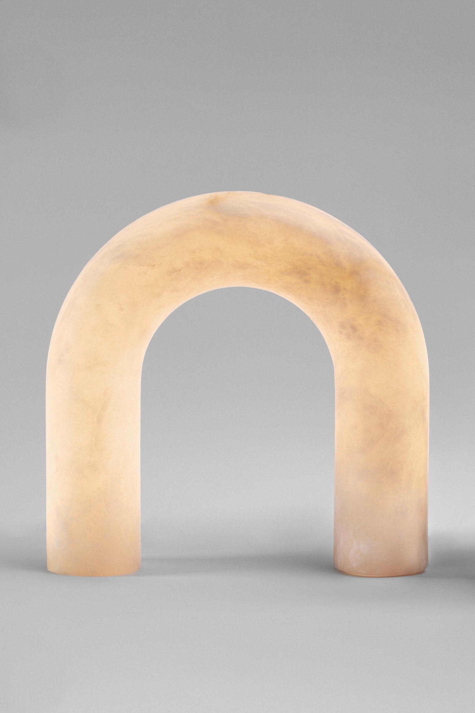 lampada arco di luce fatto in pietra